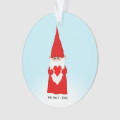 Kerstkabouter met een hart op lichtblauw ornament (voorkant)