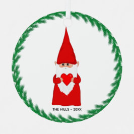 Kerstkabouter met een hartvormig metalen ornament