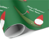 Kerstkabouter op golfbaan grappige feestdag cadeaupapier (Rol Hoek)