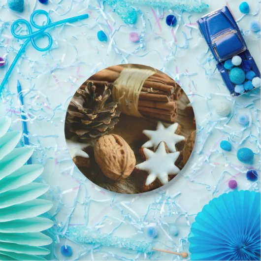 Kerstkaneelsticks en kerstaren papieren bordje (Feest)