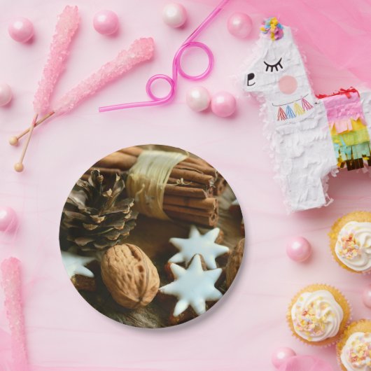 Kerstkaneelsticks en kerstaren papieren bordje (Feest)