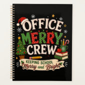 Kerstkantoor vrolijke bemanning houdt school planner (Voorkant)