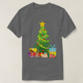 Kerstkat en hond onder de kerstboom t-shirt (Design voorkant)