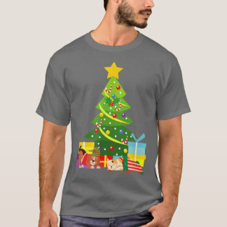 Kerstkat en hond onder de kerstboom t-shirt