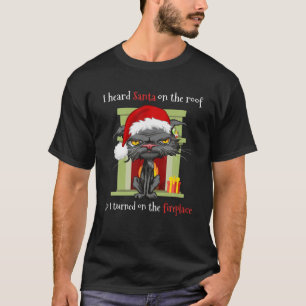 kerstkat met antisinterklaas met een sinterklaas t-shirt