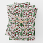 Kerstkat met kerstversiering inpakpapier vel (In situ)