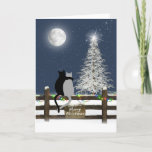 Kerstkatten op hek feestdagen kaart<br><div class="desc">Katten op een houten omheining met Merry kerstbord en vakantielichtjes die op de maan en witte dennenboom glijden.</div>