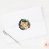 Kerstkitten dutten onder de boom ronde sticker (Envelop)