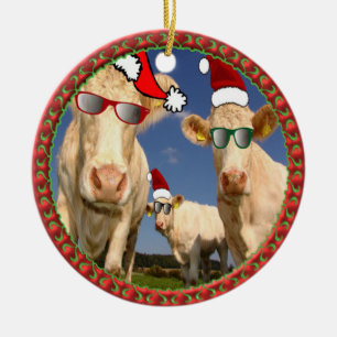 Kerstkoeien met bril en rode kerstmanden keramisch ornament