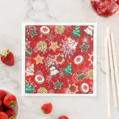 Kerstkoekjes en sneeuwvlokken op rood servet (Insitu)