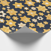 Kerstkoekjes met blauwe grijze achtergrond cadeaupapier (Hoek)