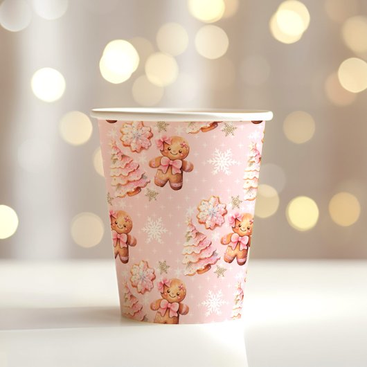 Kerstkoekjes peperkoek man roze kerst papieren bekers