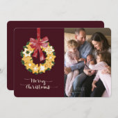 Kerstkoekkrans met bordeauxrode achtergrond feestdagenkaart (Voorkant / Achterkant)