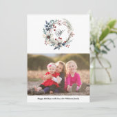 Kerstkrans en monogram foto feestdagenkaart (Staand voorkant)