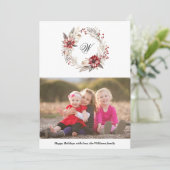 Kerstkrans en monogram foto rood feestdagenkaart (Staand voorkant)