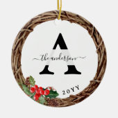 Kerstkrans Familie Monogram met Foto Keramisch Ornament (Voorkant)