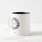 Kerstkrans GELOVEN Typografie Monogram Tweekleurige Koffiemok (Voorkant links)