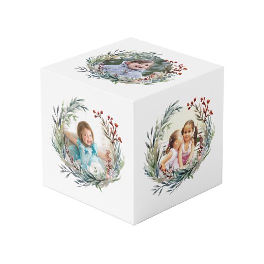 Kerstkrans, groene bladeren en bessen foto kubus (Voorkant hoekig)