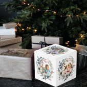 Kerstkrans met bessen en bloemen foto kubus