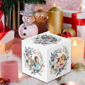 Kerstkrans met bessen en bloemen foto kubus