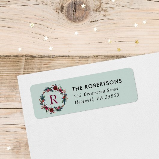 Kerstkrans met monogram en adres etiket