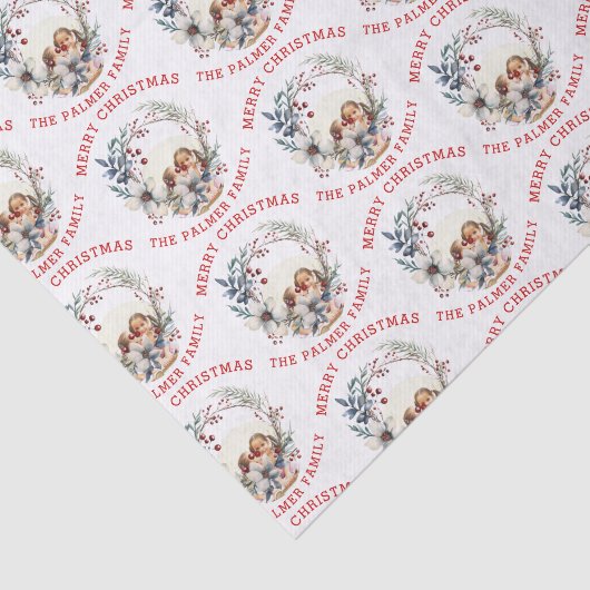 Kerstkrans met witte bloemen en foto tissuepapier (Detail)