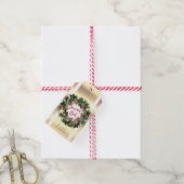 Kerstkrans, rode ballen, dennenappels cadeaulabel (Met Touw)