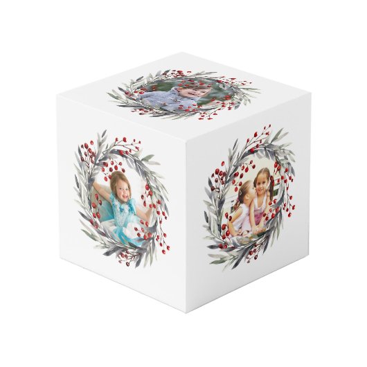 Kerstkrans, rode bessen en bladeren foto kubus (Voorkant hoekig)
