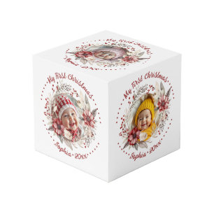 Kerstkrans, rode bloemen, bessen foto kubus