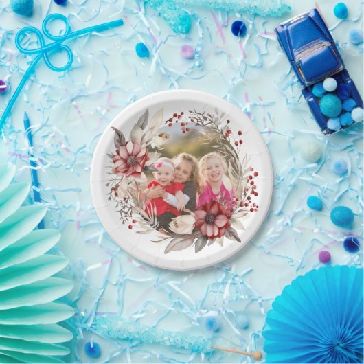 Kerstkrans, rode bloemen en bessen foto papieren bordje (Feest)