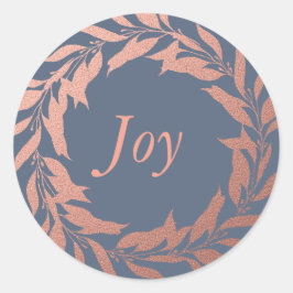 Kerstkrans van roze goud met het woord Joy in donk Ronde Sticker