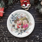 Kerstkrans, witte bloemen, rode bessen foto papieren bordje