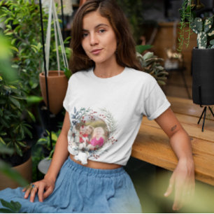 Kerstkrans, witte bloemen, rode bessen foto t-shirt