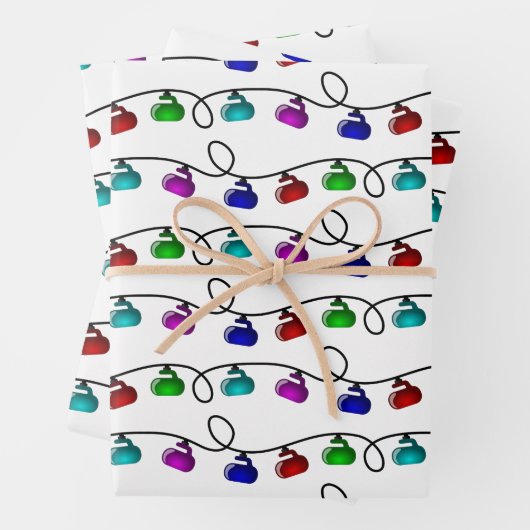 kerstlampjes ompakken van papierbladen inpakpapier vel (In situ)