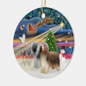 Kerstmagie - Baardcollie (twee staand) Keramisch Ornament (Links)