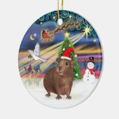 Kerstmagie - Bruine cavia (kerstmuts) Keramisch Ornament (Links)