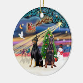 Kerstmagie - Dobermanns (twee) Keramisch Ornament (Links)
