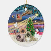 Kerstmagie - Pekingees (Drie) Keramisch Ornament (Links)