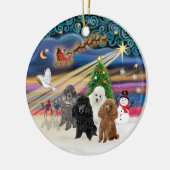 Kerstmagie - Poodles (VIER SPEELGOED) Keramisch Ornament (Links)