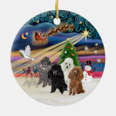 Kerstmagie - Poodles (VIER SPEELGOED) Keramisch Ornament (Achterkant)