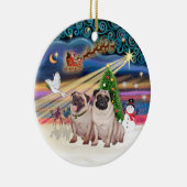 Kerstmagie - Pugs (Twee reebruin 2) Keramisch Ornament (Rechts)