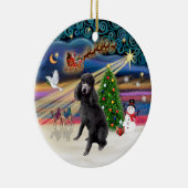 Kerstmagie - Standaard zwarte poedel Keramisch Ornament (Rechts)