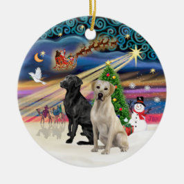 Kerstmagie - Twee Labradors (Zwart + Geel) Keramisch Ornament