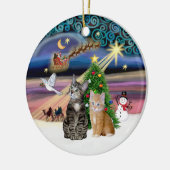 Kerstmagie - Twee tabbykatten (#2) Keramisch Ornament (Links)