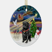 Kerstmagie - Zwarte Pug (Rood C2) Keramisch Ornament (Rechts)