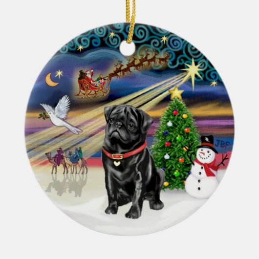 Kerstmagie - Zwarte Pug (Rood C2) Keramisch Ornament (Voorkant)