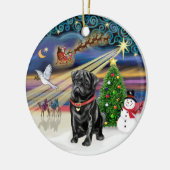 Kerstmagie - Zwarte Pug (Rood C2) Keramisch Ornament (Links)
