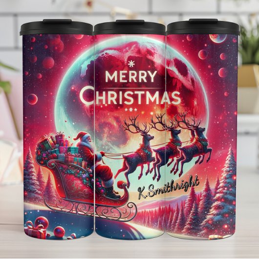 Kerstman boven de bevroren dennenbomen thermosbeker