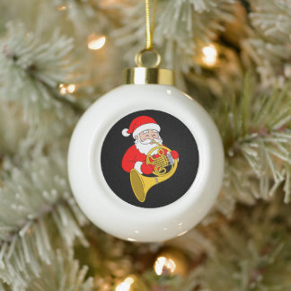 Kerstman die Franse hoorn speelt Kerstmis Kerstvak Keramische Bal Ornament