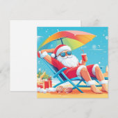 Kerstman die ontspant op een tropisch strandbed  feestdagenkaart (Voorkant / Achterkant)